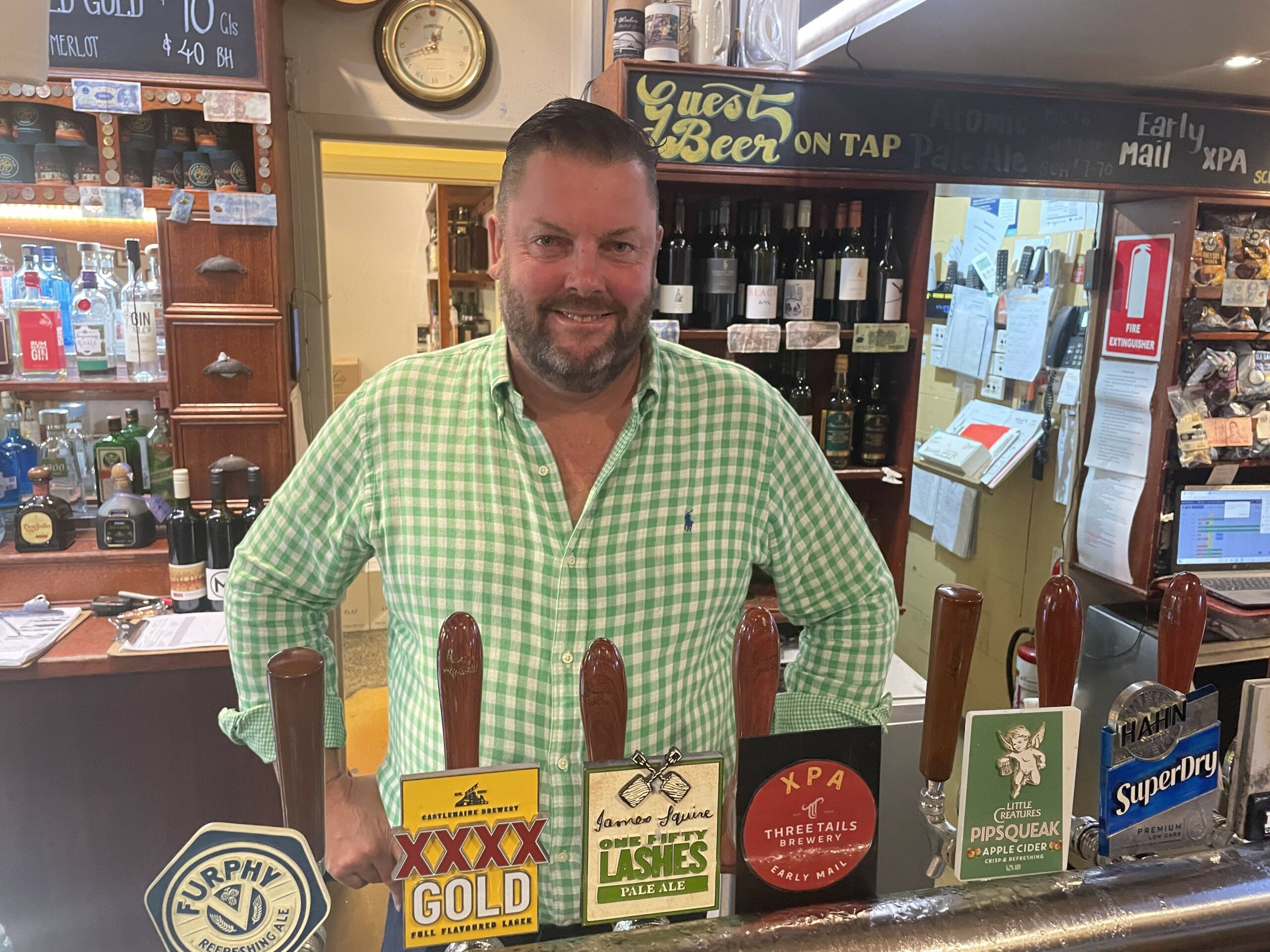 Ned Kelly, labour shortages, restaurants