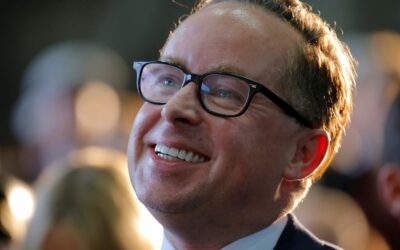 Qantas Smiles: shareholders and executives grin, customers and staff grit their teeth