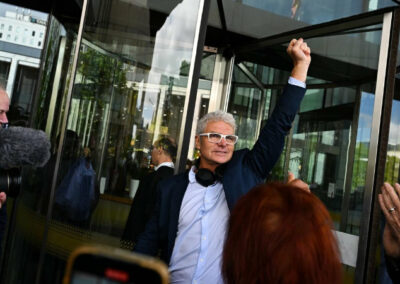 Whistleblower McBride in court for exposing war crimes, supported by “War Coalition”