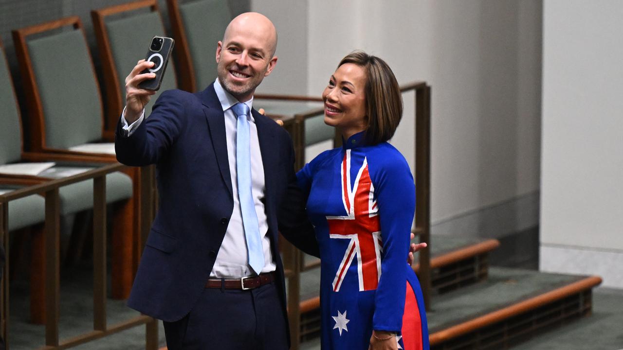 Simon Kennedy and Dai Le