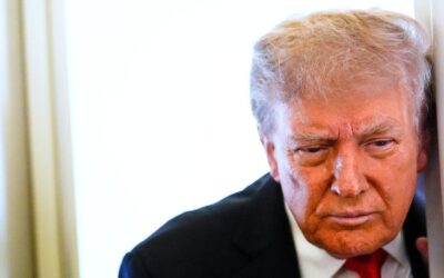Putin lands for high-stakes summit with Trump