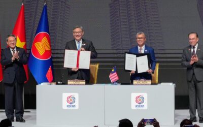 China and ASEAN sign upgraded free trade pact