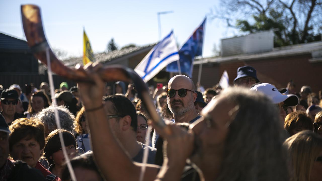 Jewish community in Melbourne celebrate
