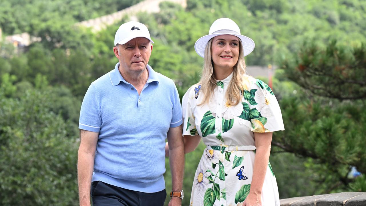Anthony Albanese and Jodie Haydon at the Great Wall of China
