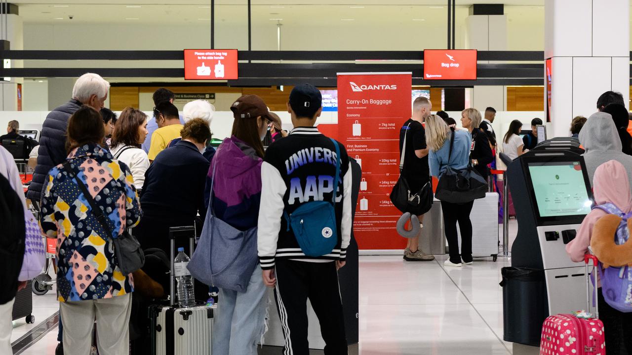 Crowds at Sydney airport