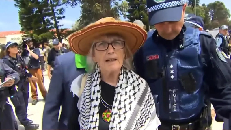 Michelle with Keffiyeh at Bondi Beach