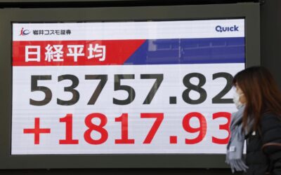 Asia stocks inch higher as fragile yen spurs worries