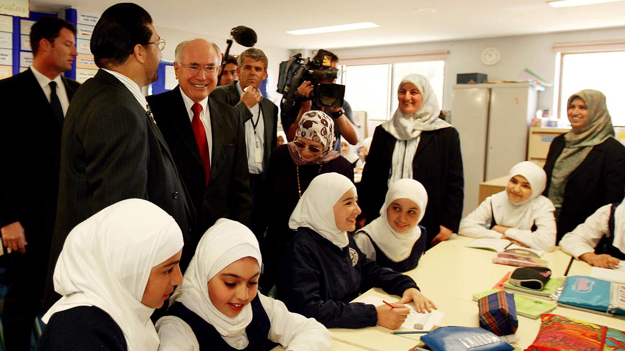 John Howard visiting Muslim education centre in 2005
