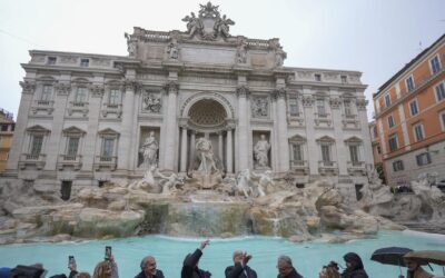 Tourists begin paying to see Rome’s Trevi Fountain