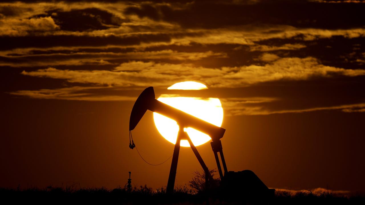 Oil pump against the sunset