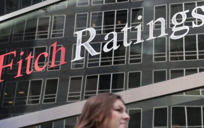 Fitch cuts Indonesia credit rating outlook to negative
