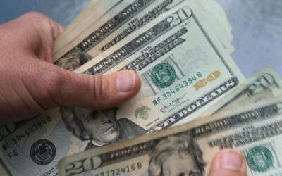 US Fed holds rates, three members dissent on ease bias