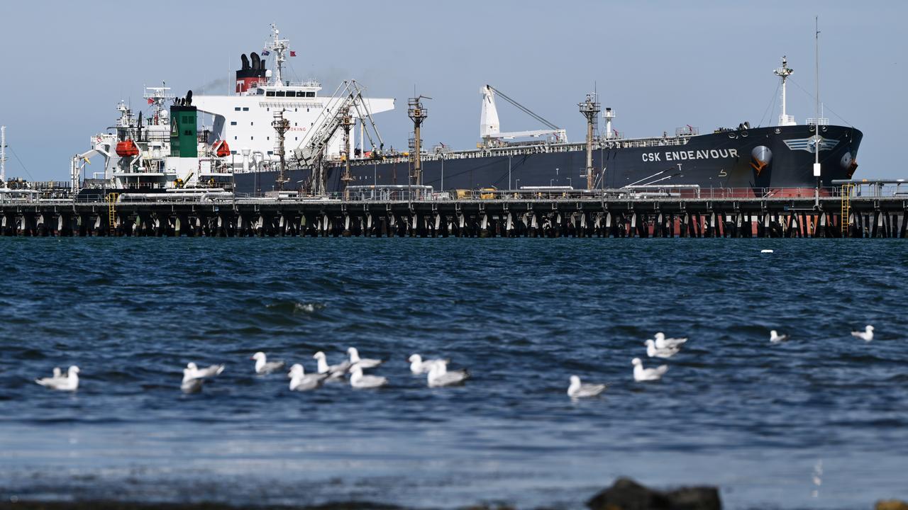 Oil tanker