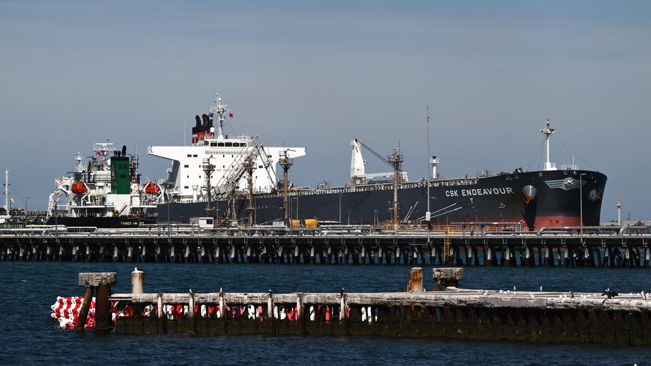 Oil ship