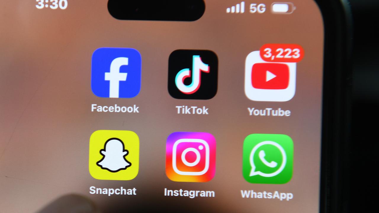 Social media 