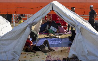 Thousands in Indonesia await aid after quake kills 54