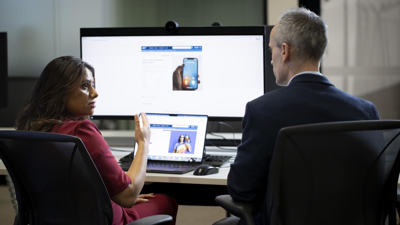 ANZ staff at a computer screen (file image)